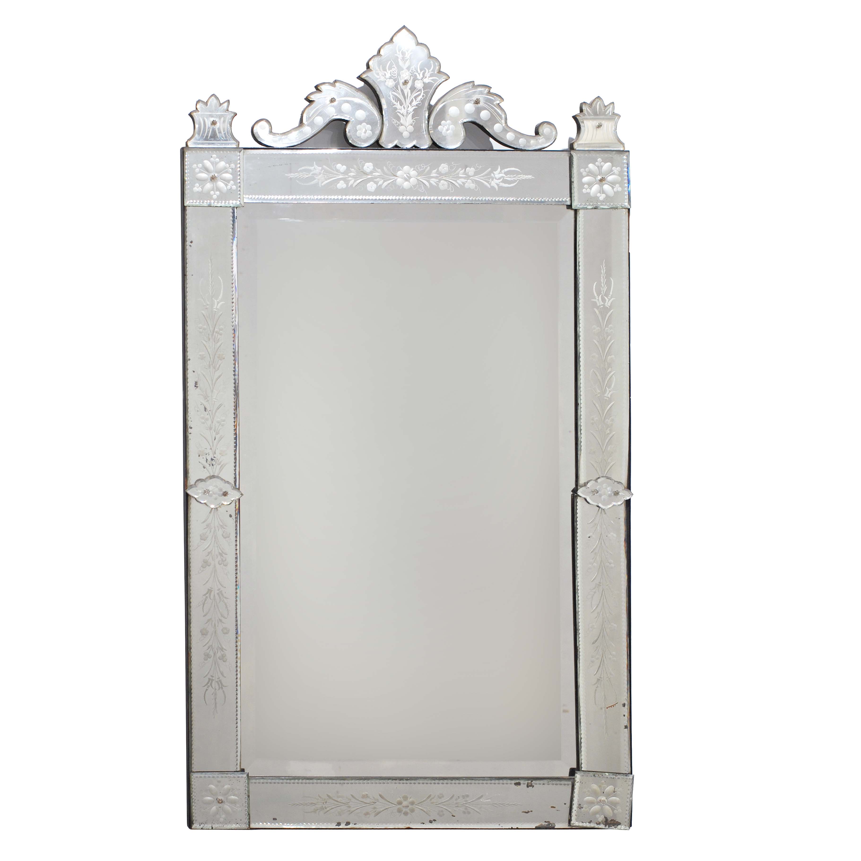 VENETIAN STYLE MIRROR, FIRST HALF OF THE 20TH CENTURY.  