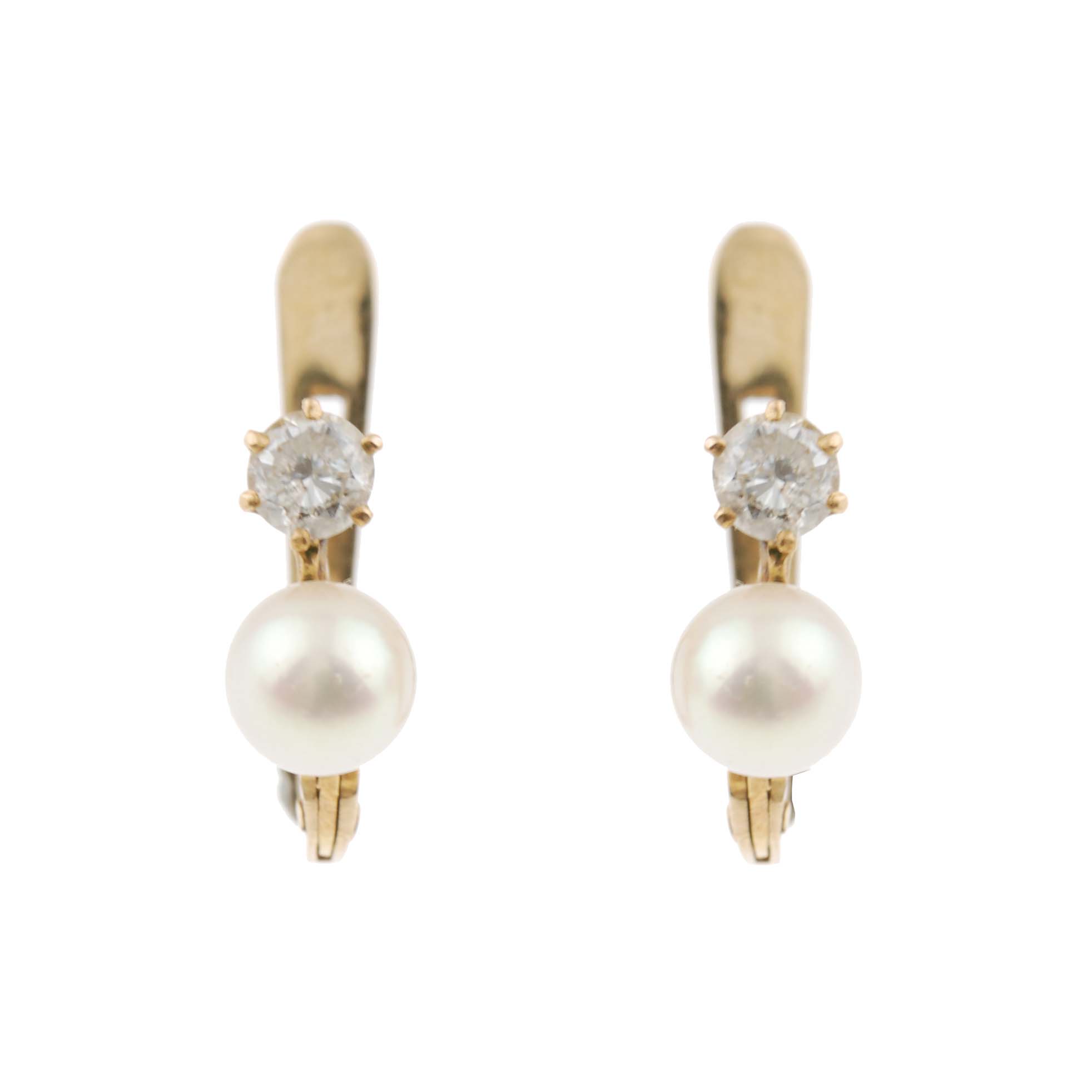 PEARL AND DIAMOND EARRINGS.