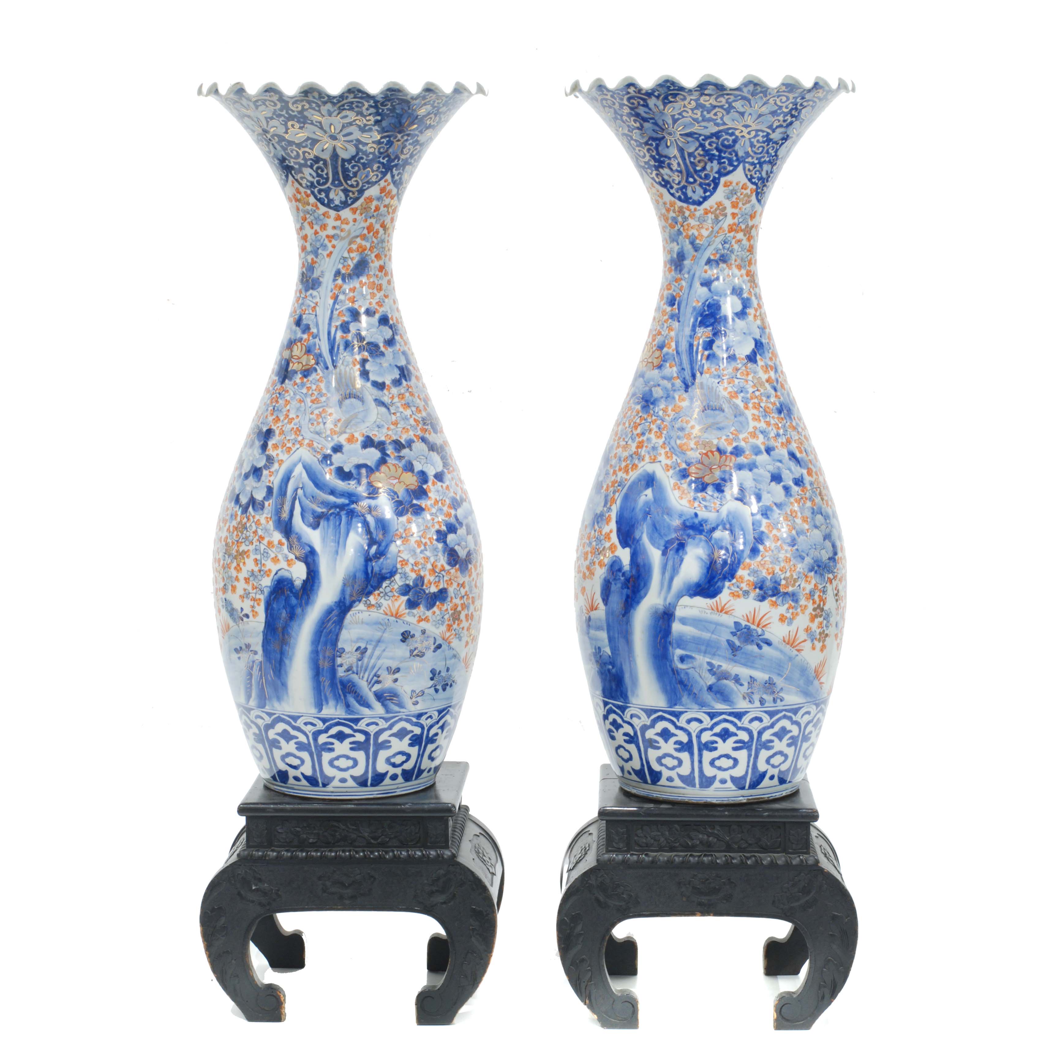 PAIR OF JAPANESE PORCELAIN ARITA VASES, FIRST HALF OF 20TH