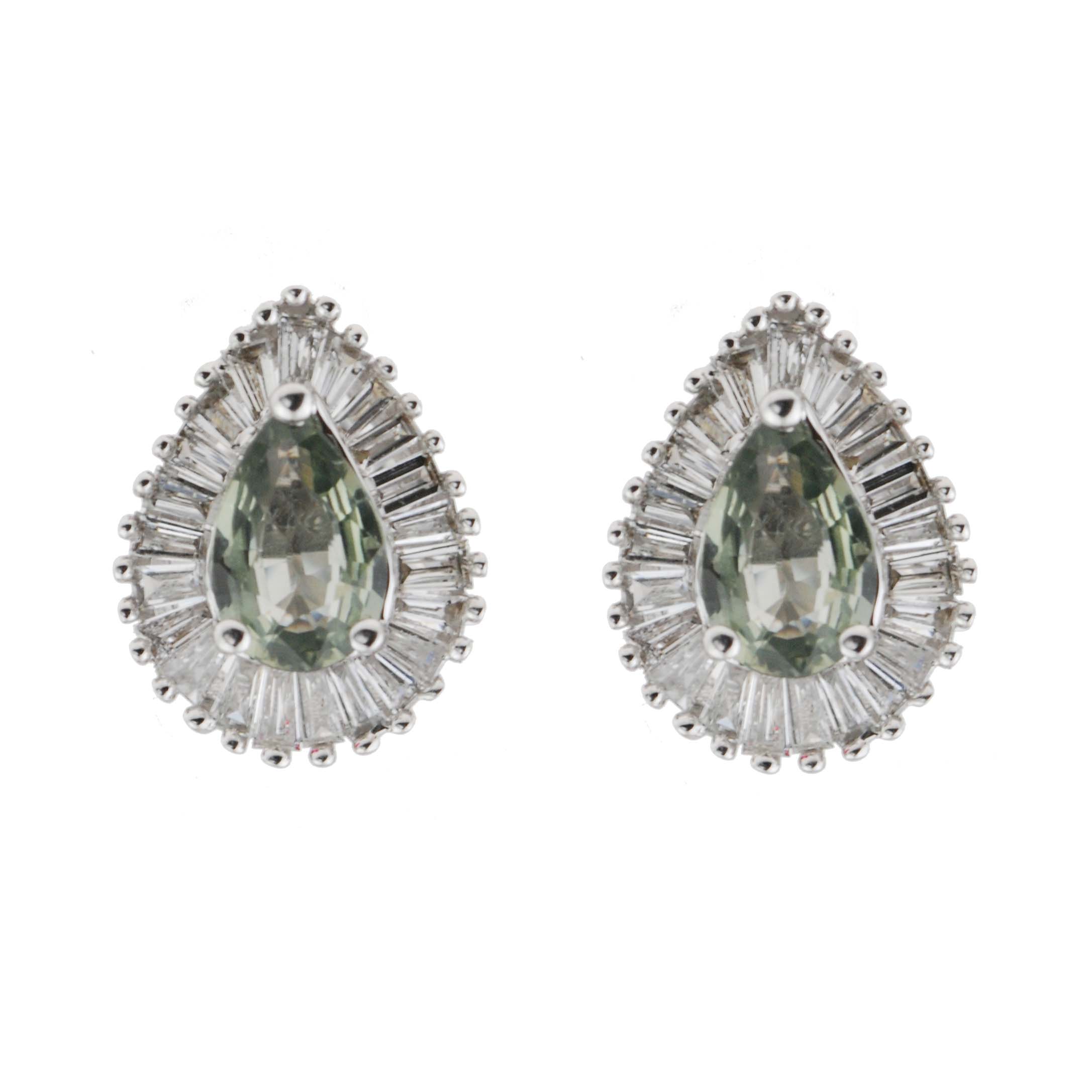 PENDIENTES DE ZAFIROS VERDES Y DIAMANTES.