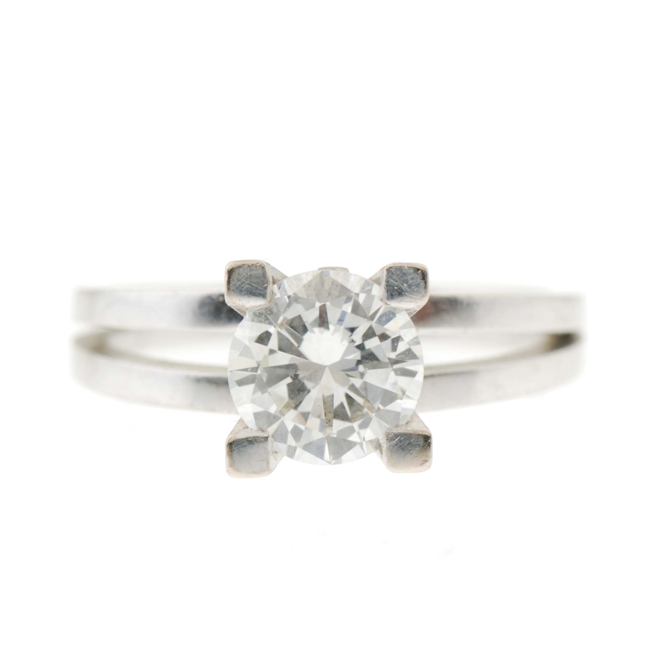 DIAMOND SOLITAIRE RING. 