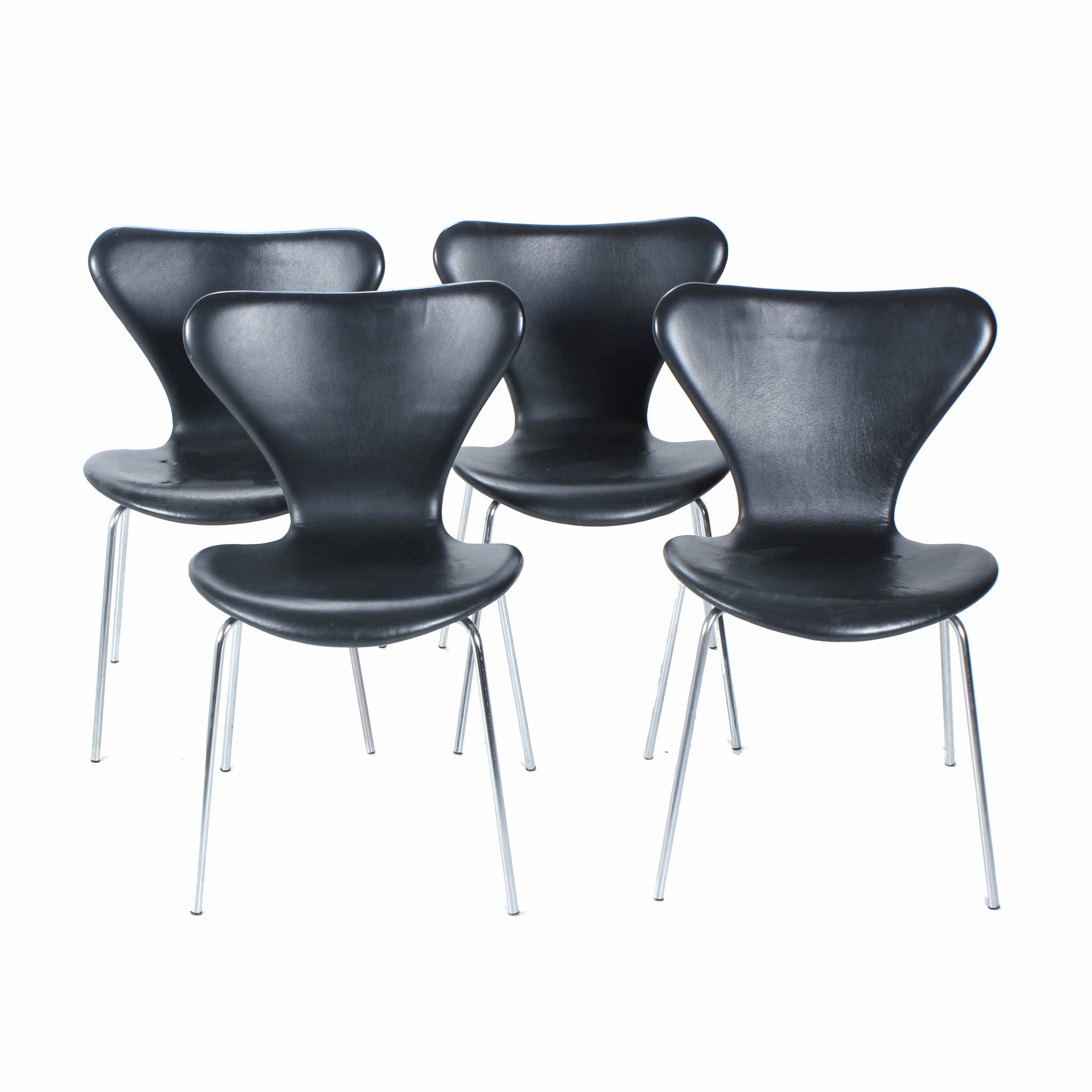 ARNE JACOBSEN (1902-1971). SET OF FOUR CHAIRS, "SERIE SIETE