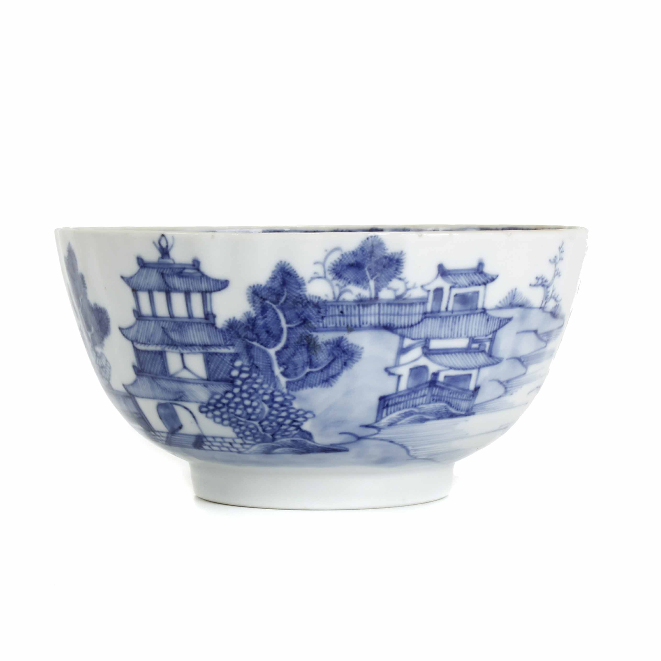 CHINESE BOWL, QING DYNASTY, 18TH CENTURY.