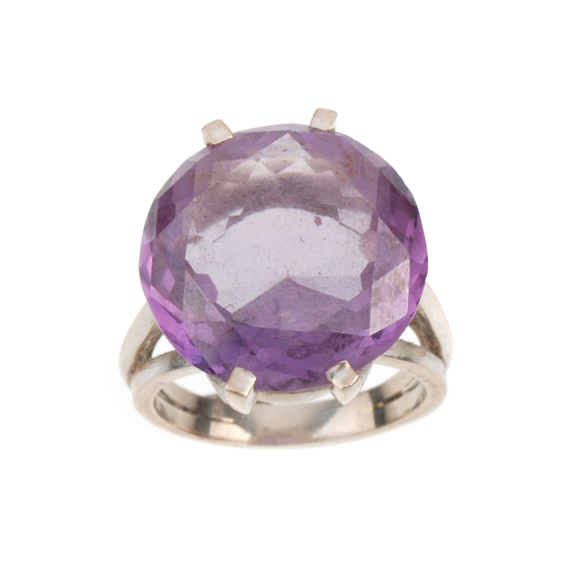 AMETHYST SILVER RING.