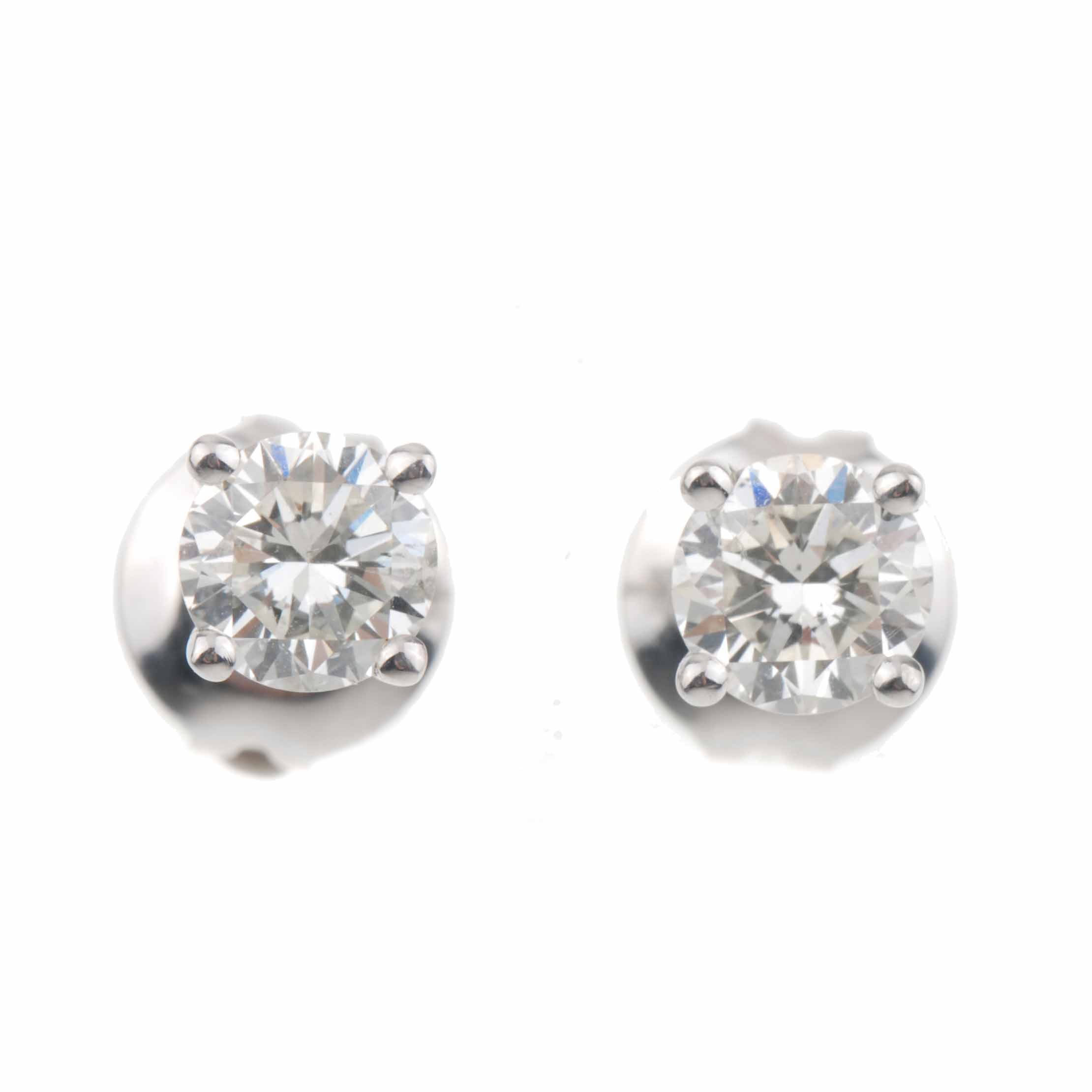 PAIR OF STUD EARRINGS.