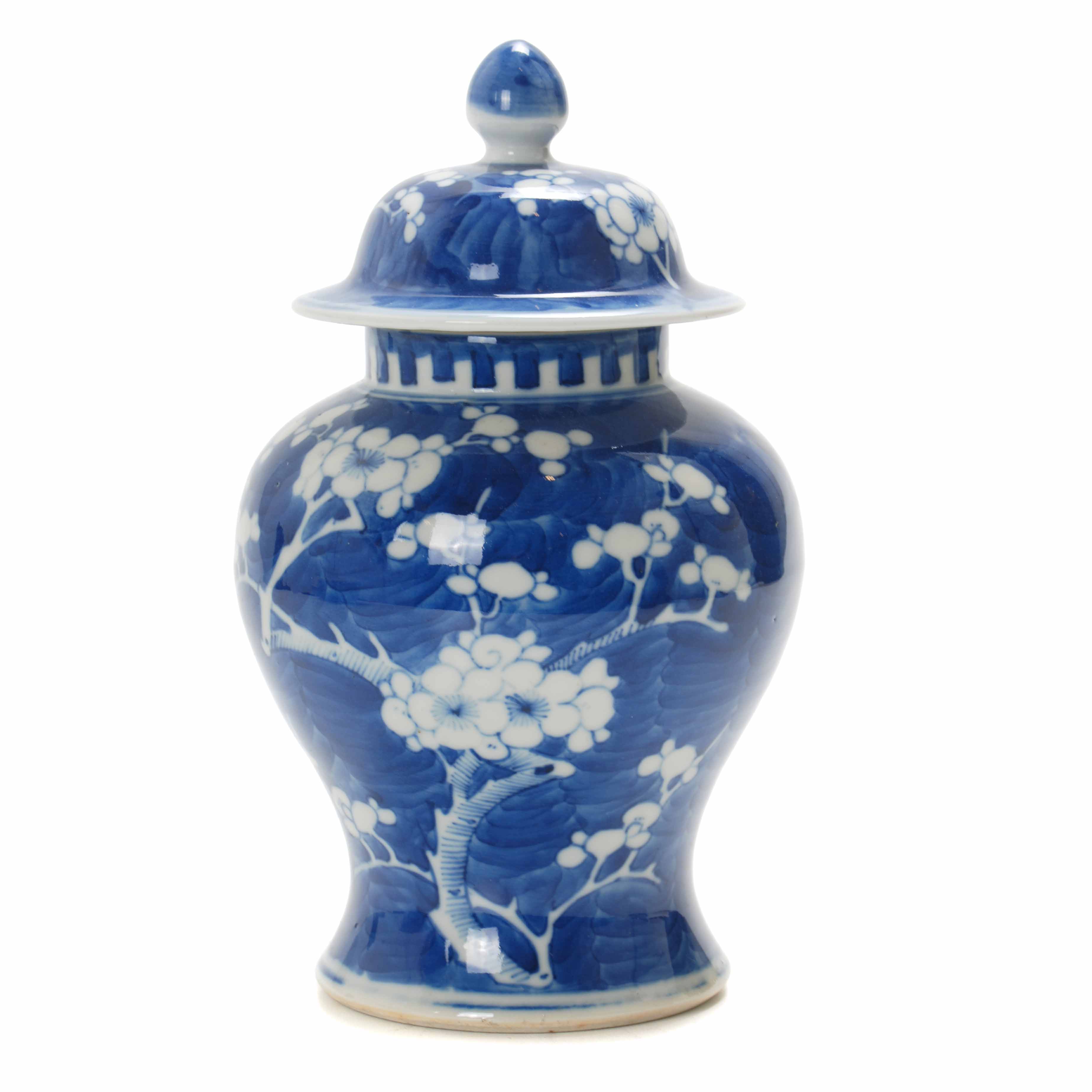 GINGER JAR, QING DYNASTY, LATE 19TH CENTURY. 