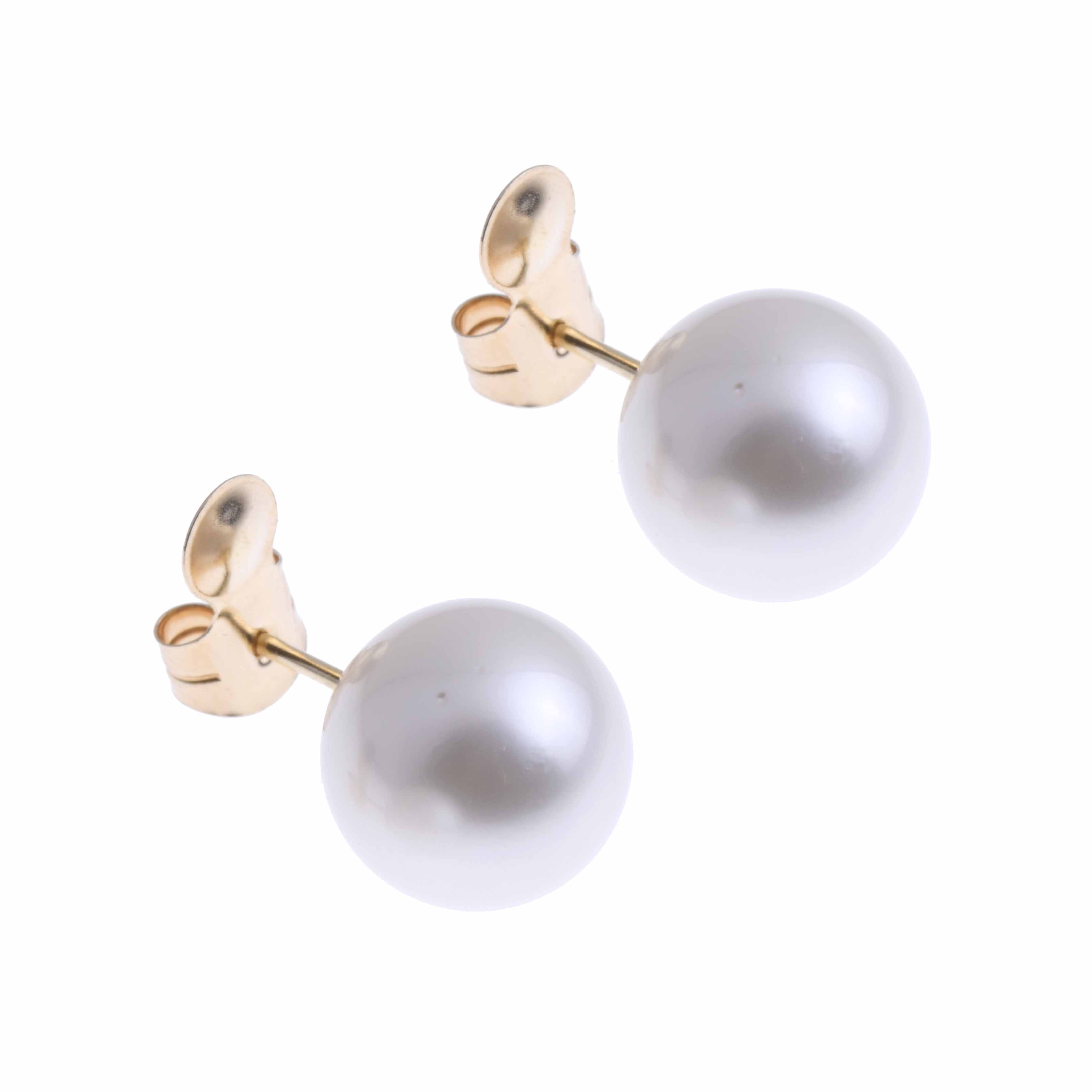 AUSTRALIAN PEARLS EARRINGS.