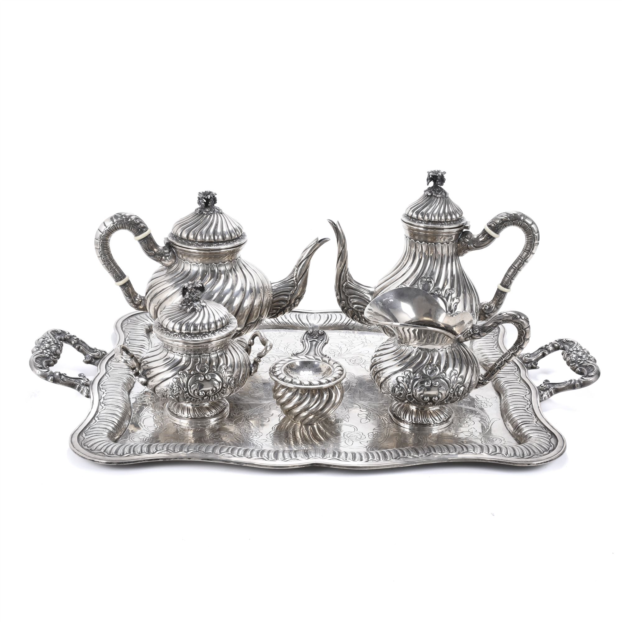 SPANISH TEA AND COFFEE SET IN SILVER, MID 20TH CENTURY.