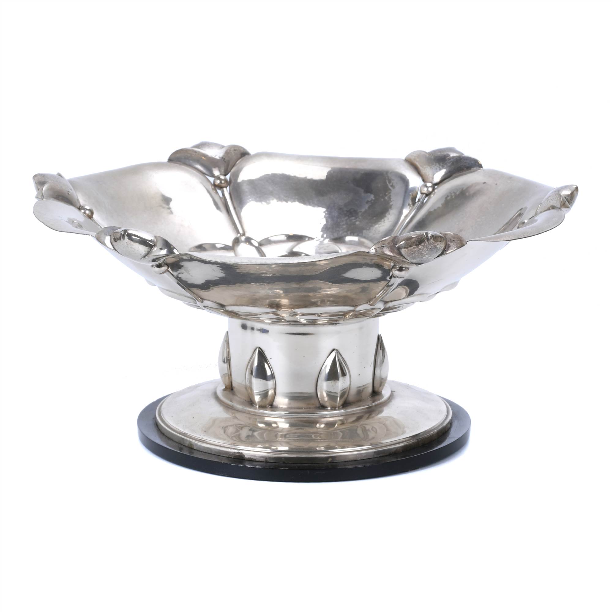 SPANISH SILVER CENTREPIECE, SECOND HALF OF THE 20TH CENTURY.