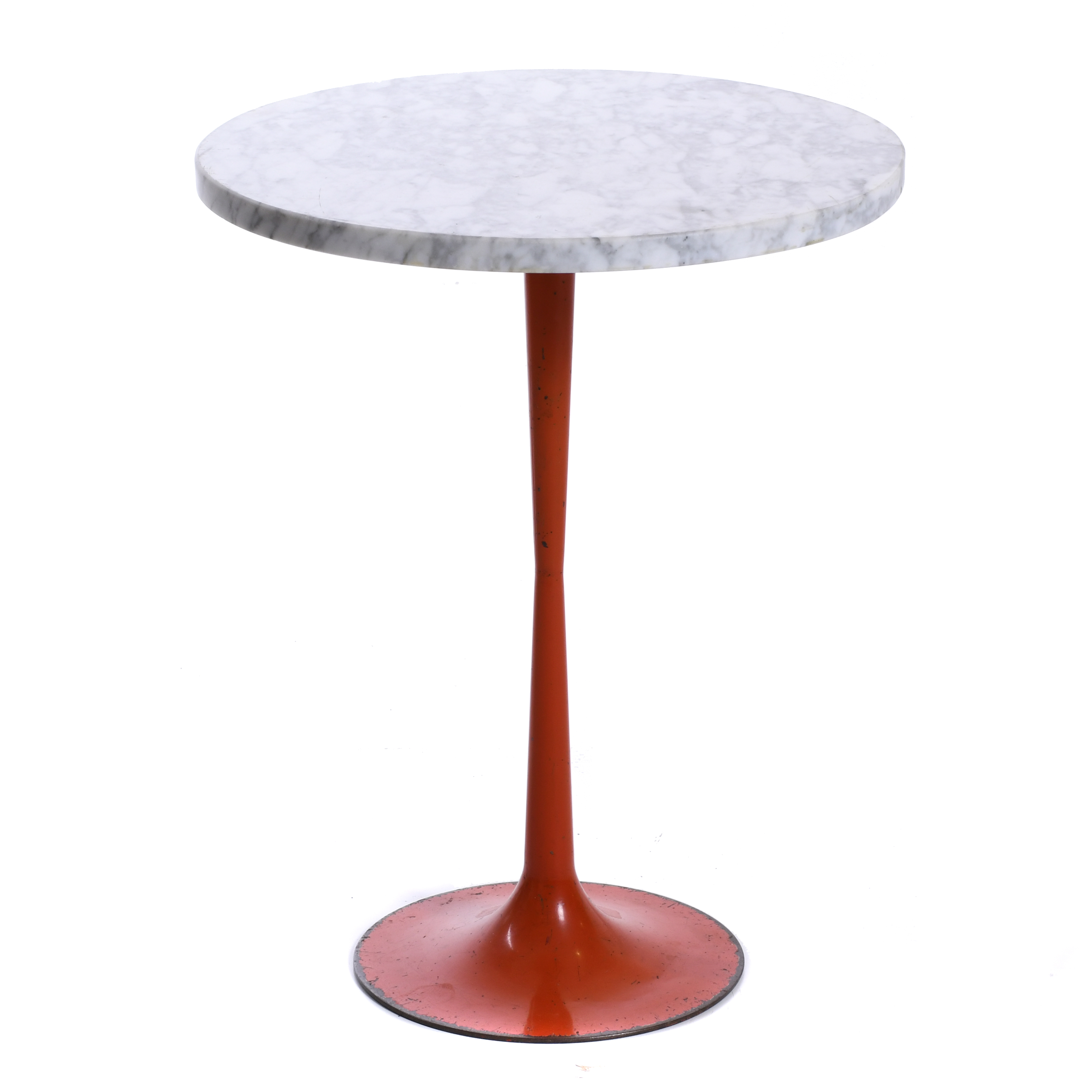 SIGUIENDO MODELOS DE EERO SAARINEN (1910-1961). MESA AUXILI