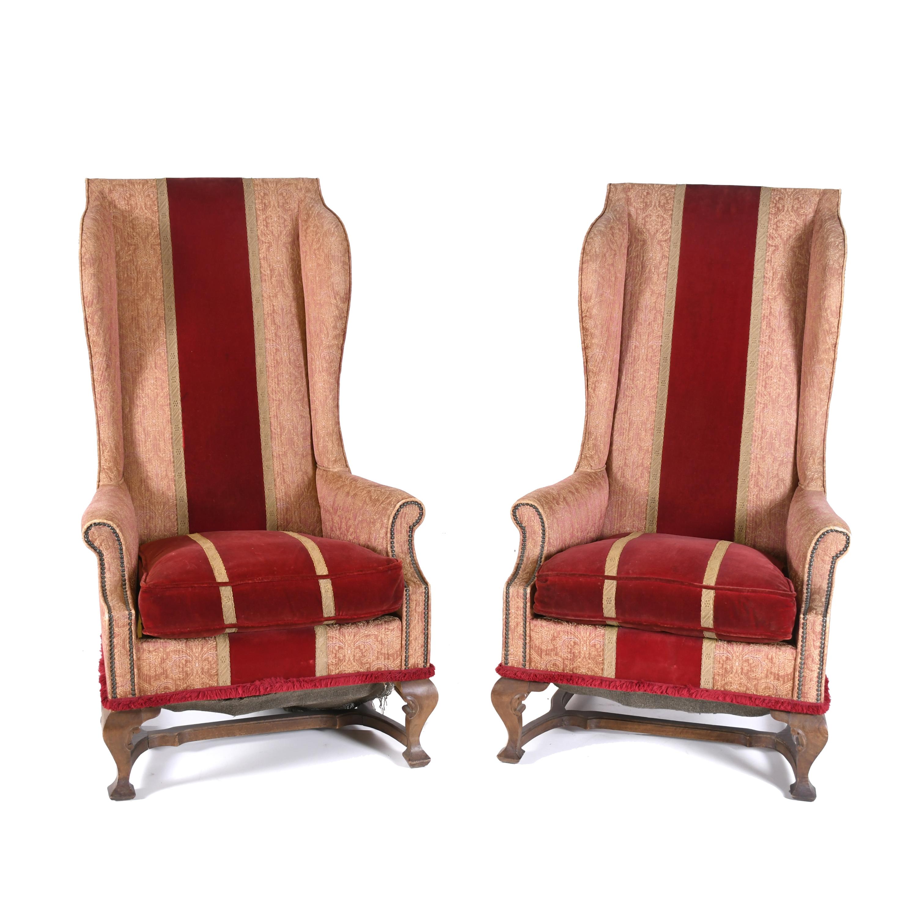 PAIR OF WING ARMCHAIRS. 20TH CENTURY. 