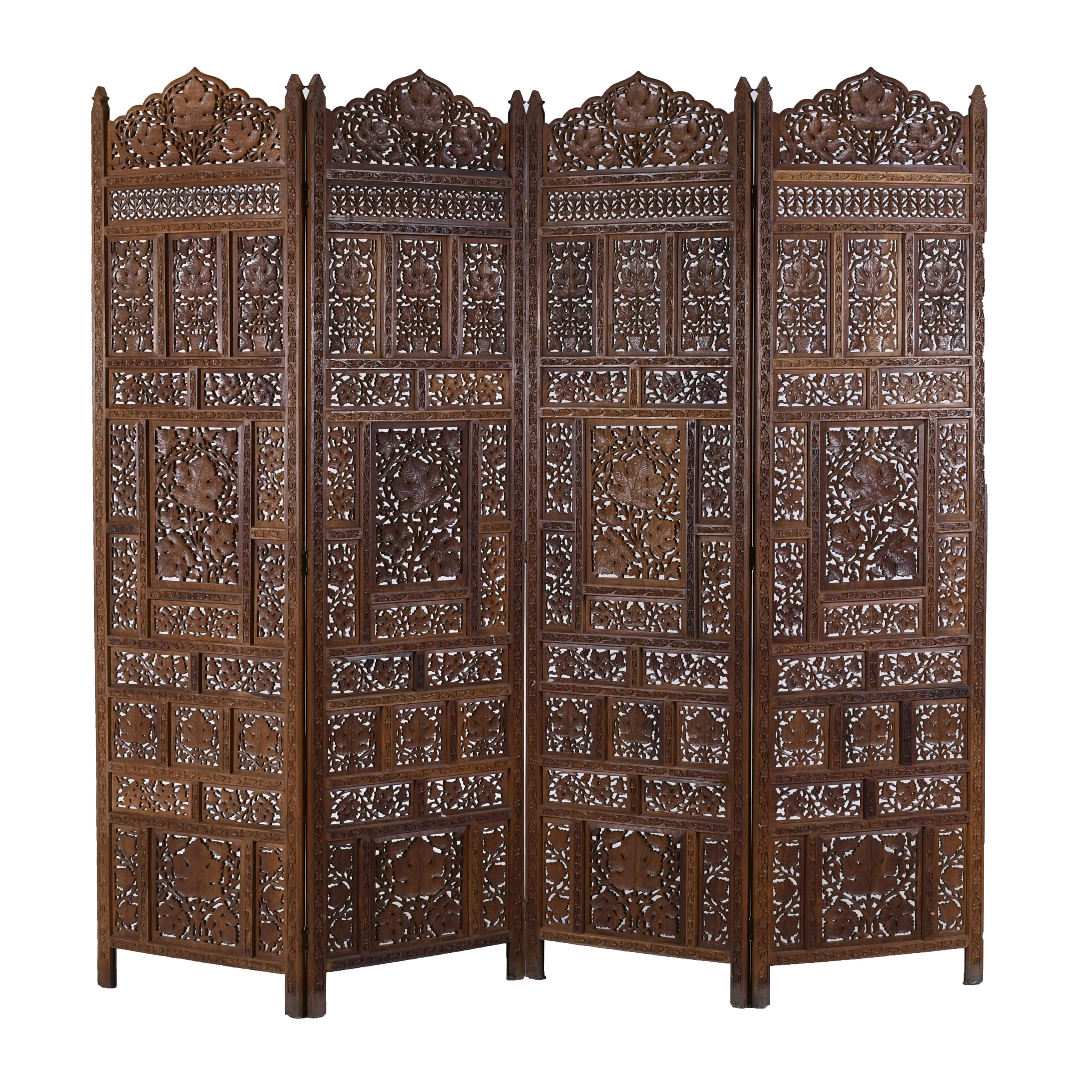 ORIENTAL FOLDING SCREEN, 20TH CENTURY.