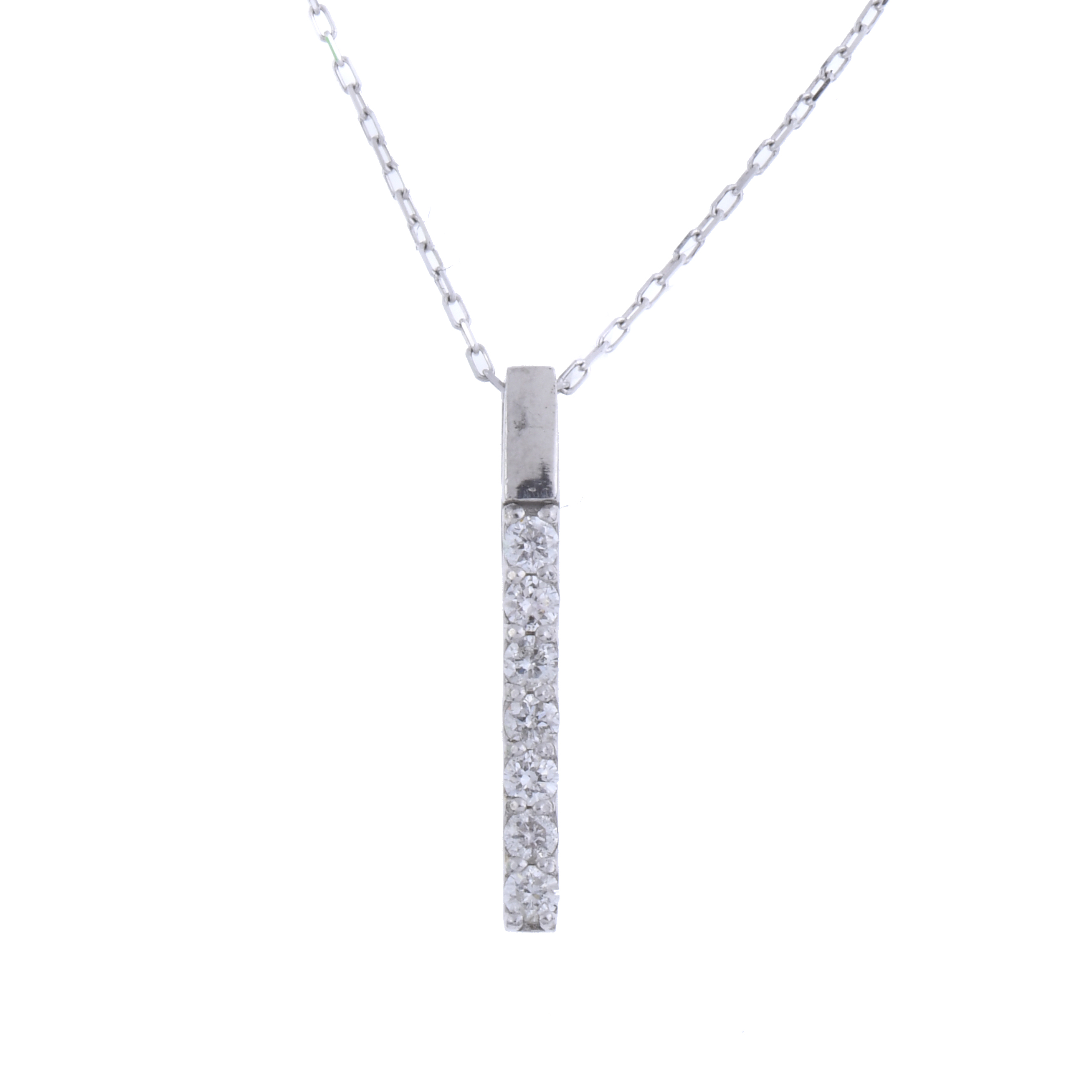 MINIMAL PENDANT WITH DIAMONDS.