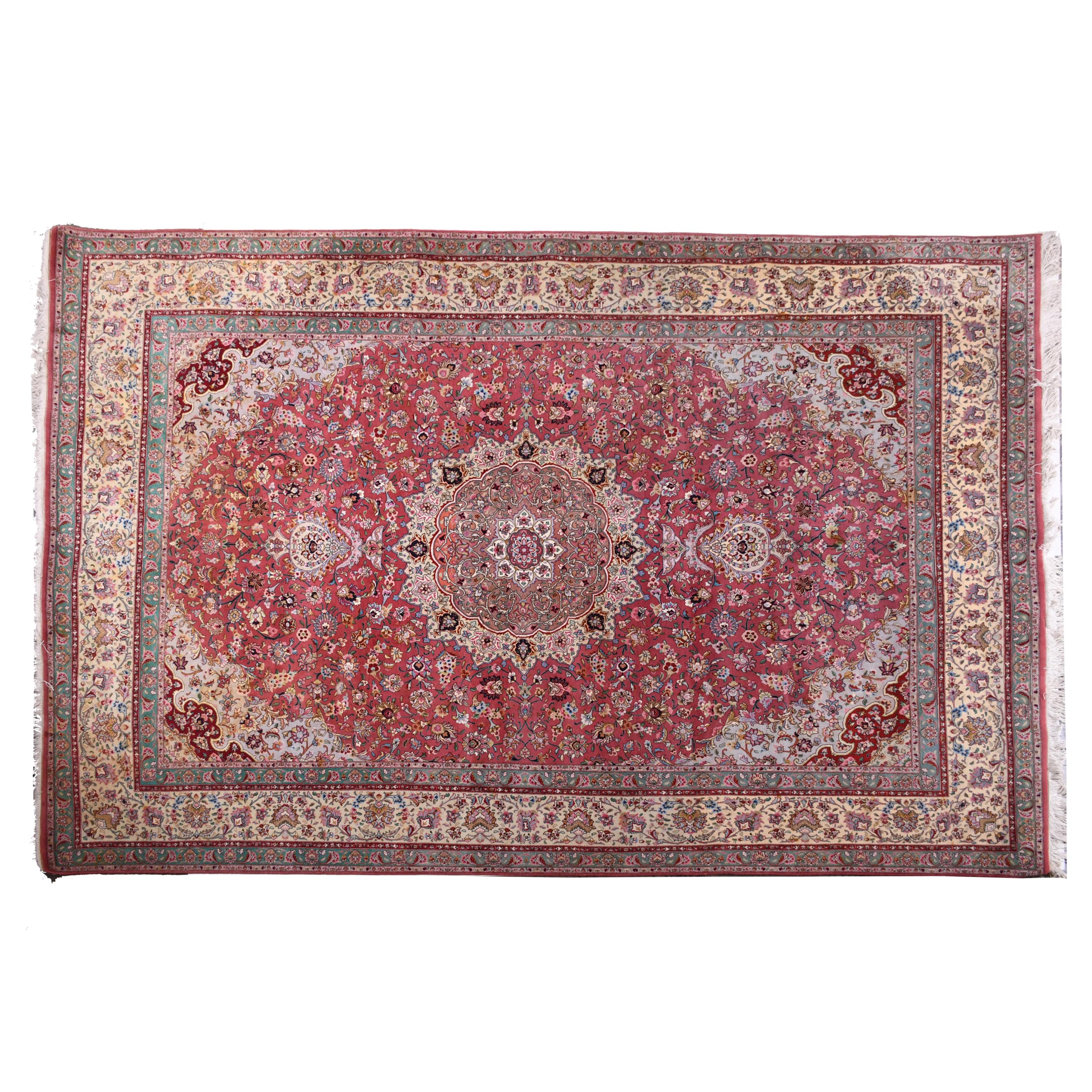 LARGE CHINESE CARPET IN ROSE TONES, 20TH CENTURY. 