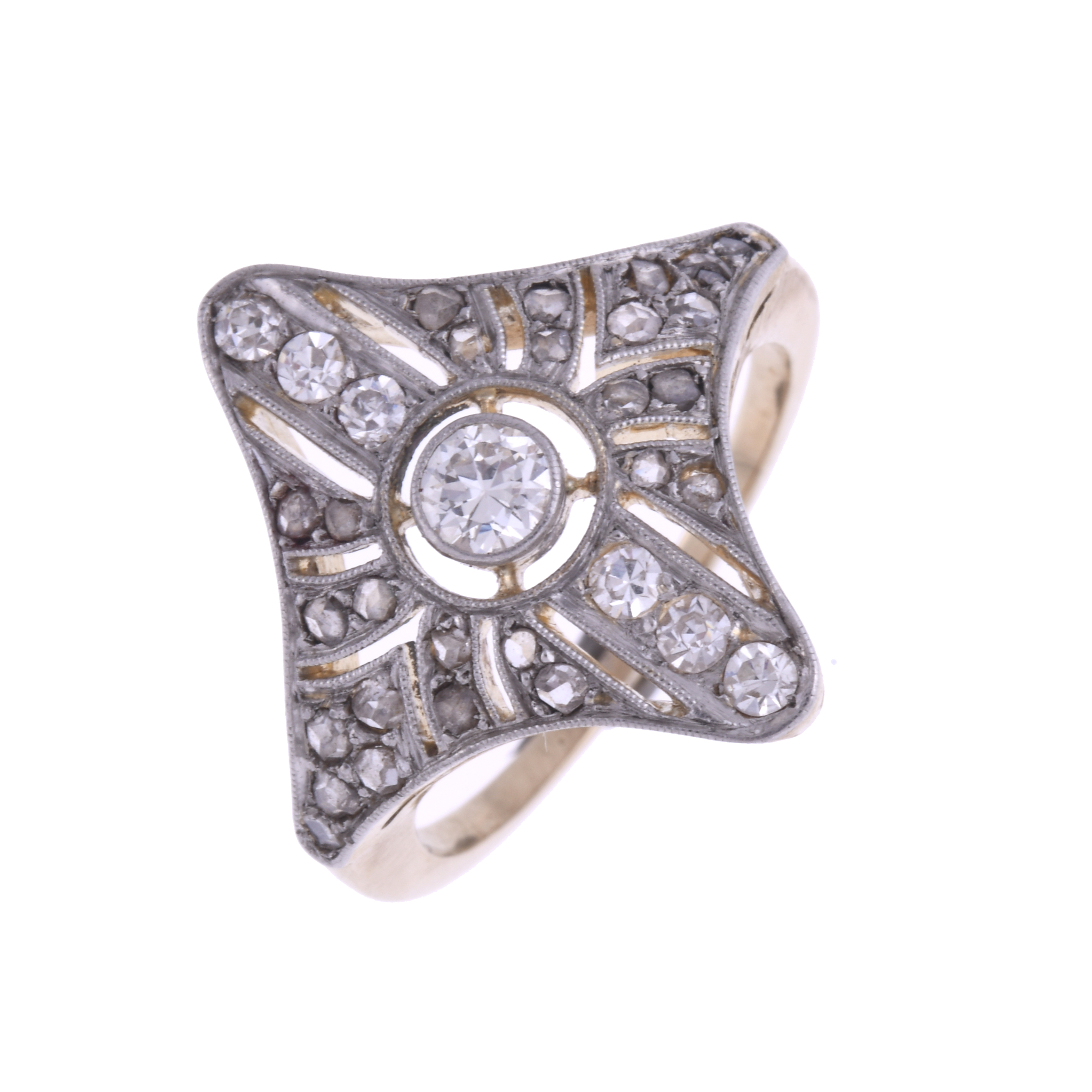 ART DECO DIAMONDS SHUTTLE RING.