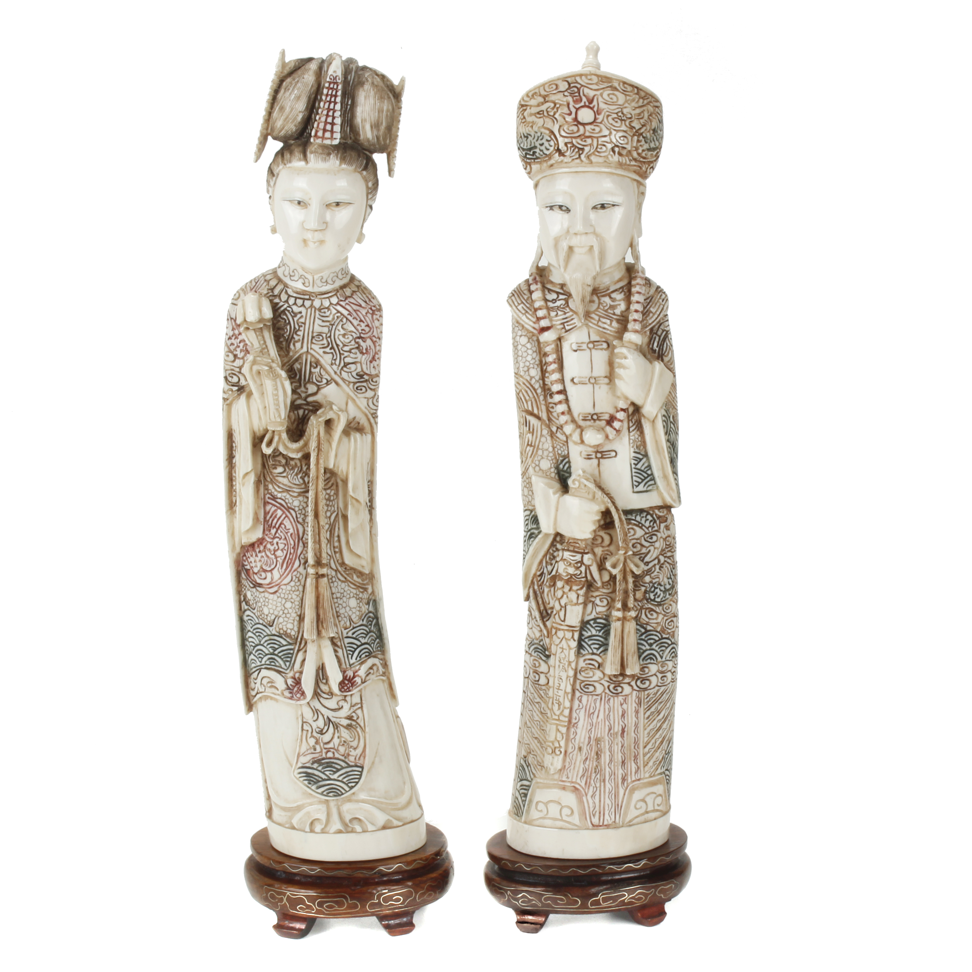 CHINESE SCHOOL, FIRST HALF 20TH CENTURY. PAIR OF IVORY COUR