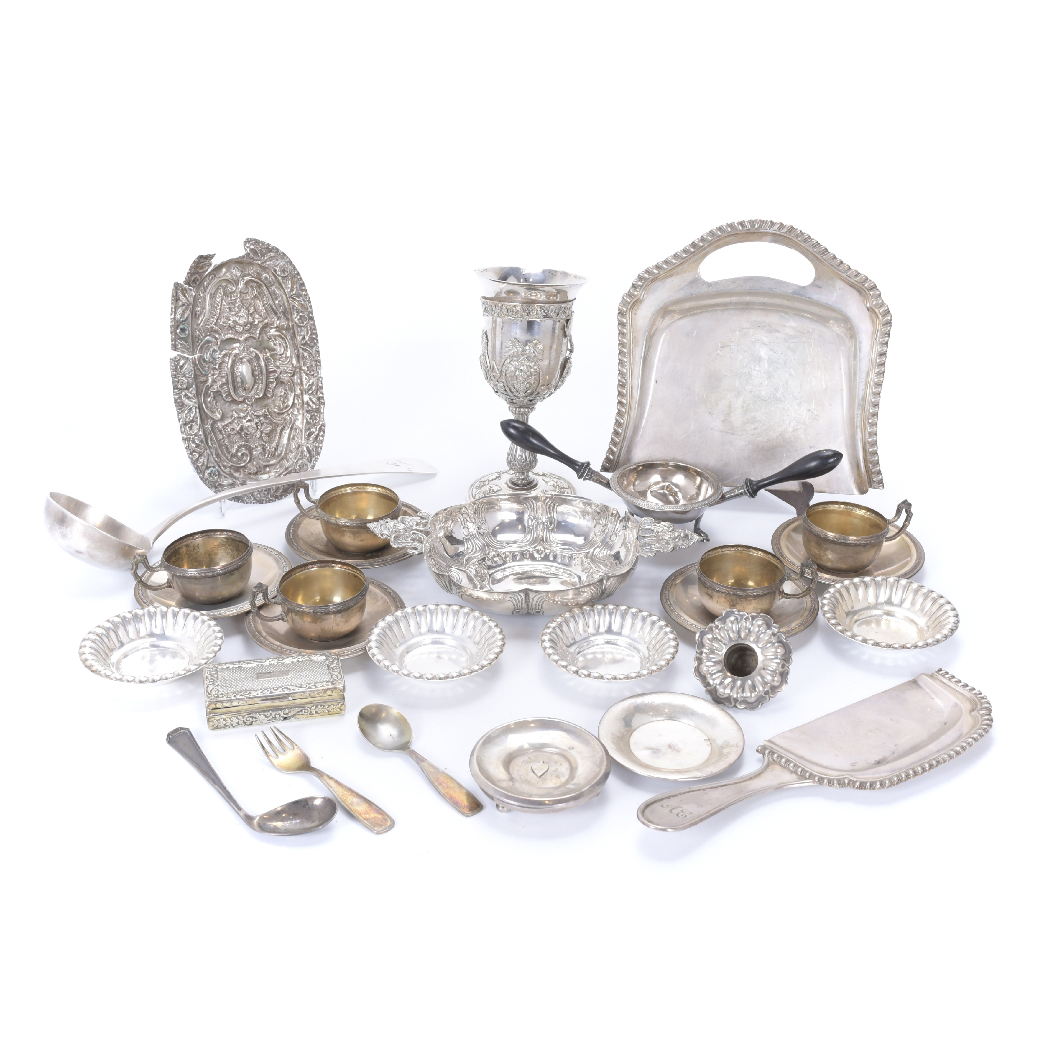 VARIOUS SILVER SERVING ITEMS, 19TH AND 20TH CENTURY.