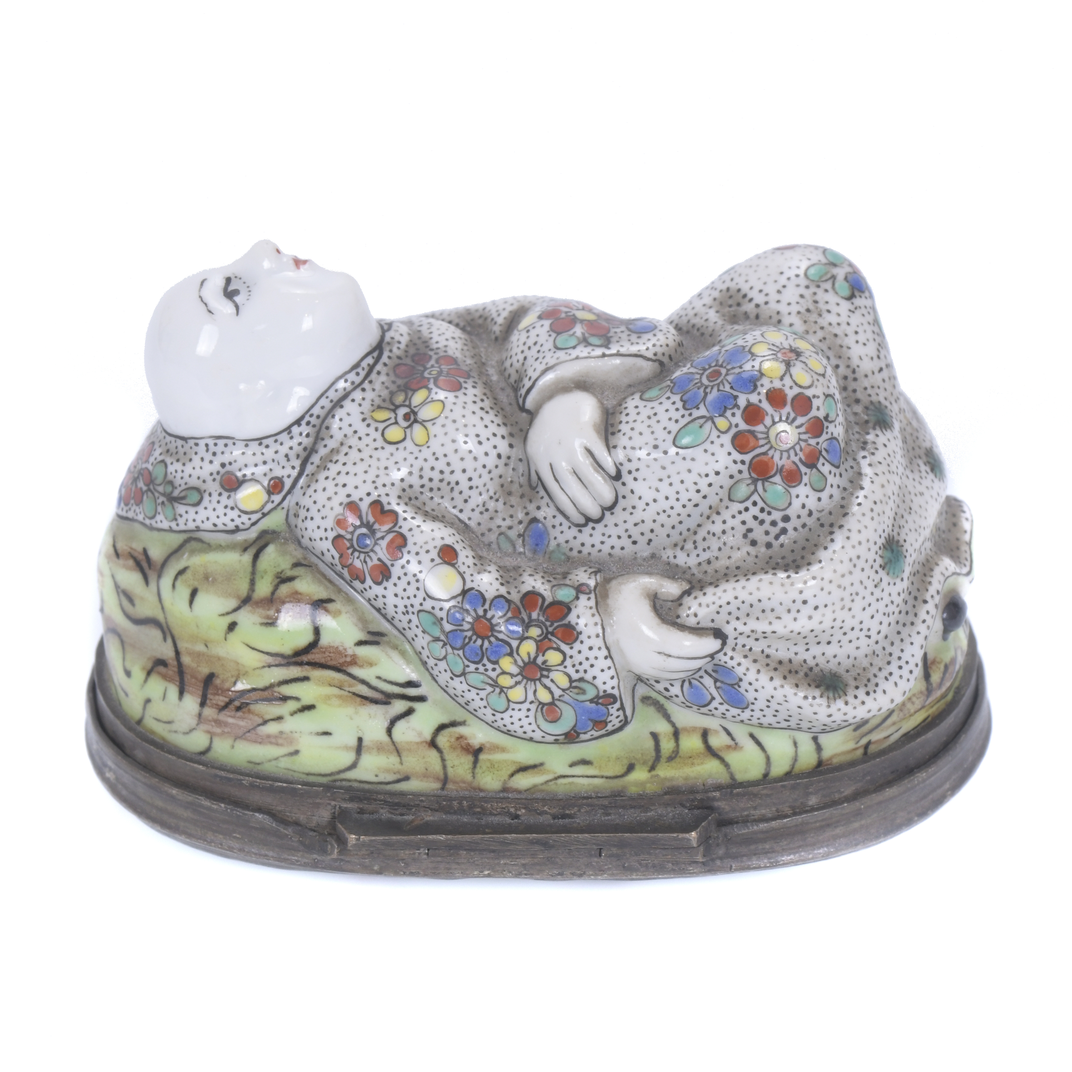 SMALL CHINESE PORCELAIN BOX, 20TH CENTURY.