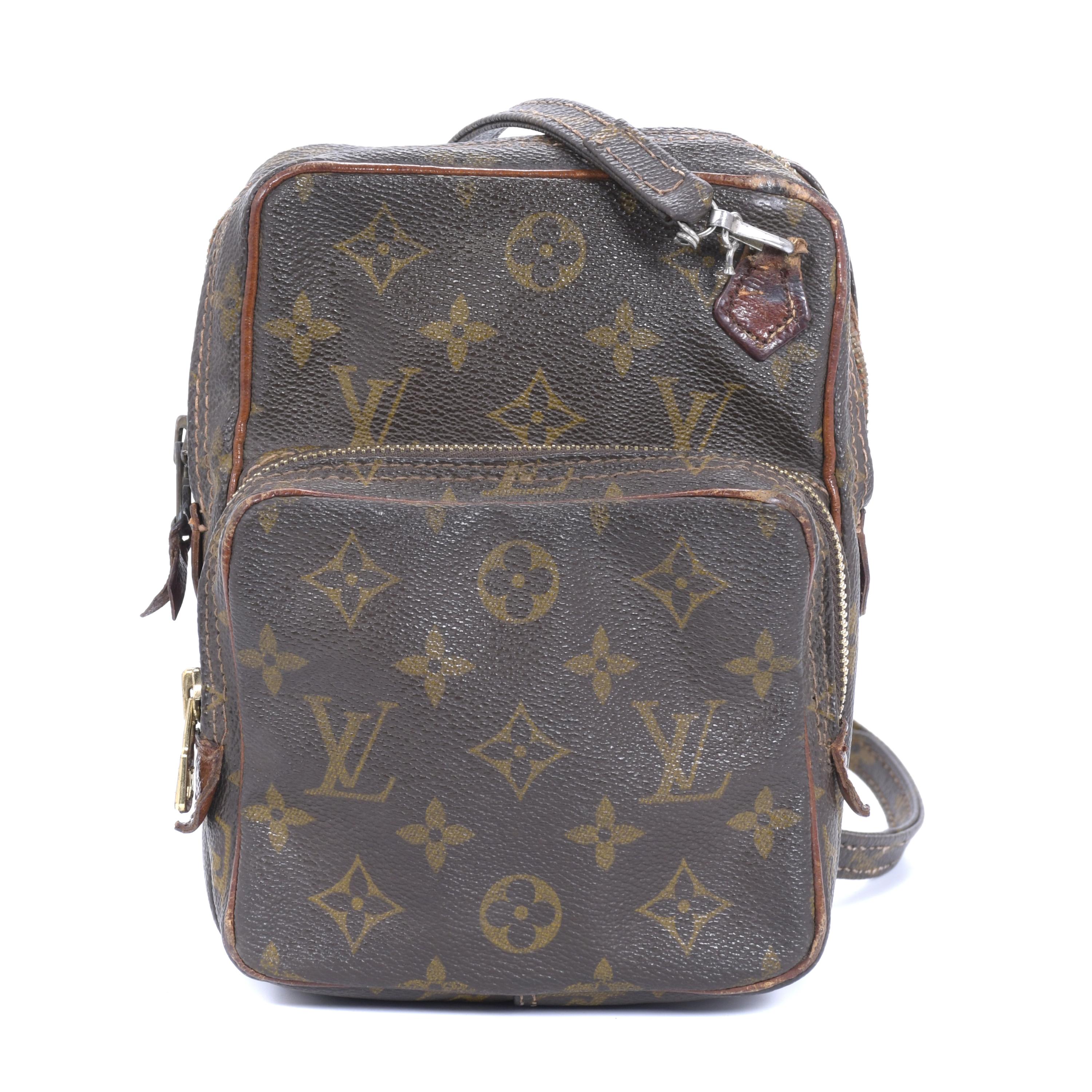 LOUIS VUITTON. BOLSO MODELO "AMAZON", CIRCA 2000.