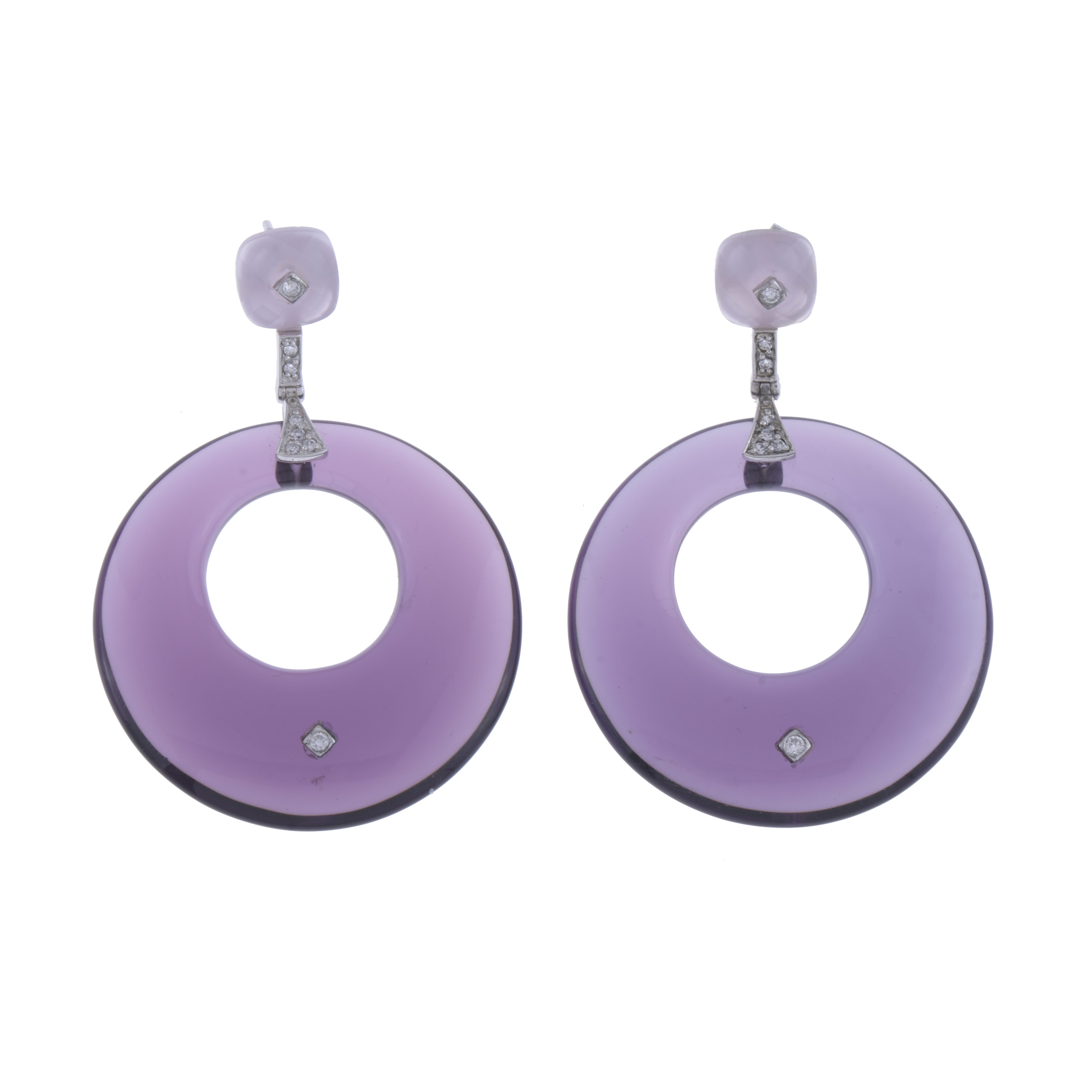 PENDIENTES LARGOS EN CRISTAL MORADO.