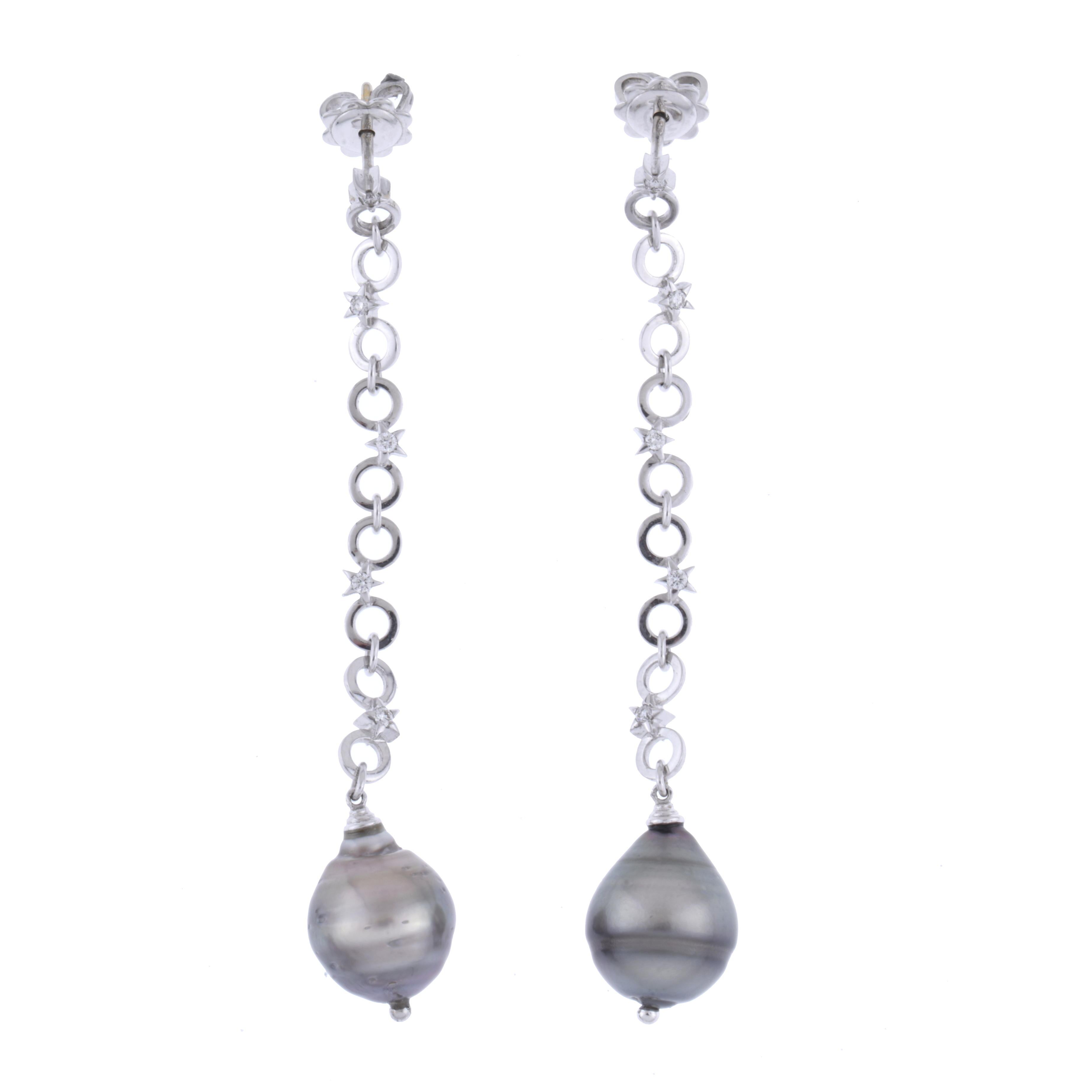 Long earrings with Tahiti pearl.