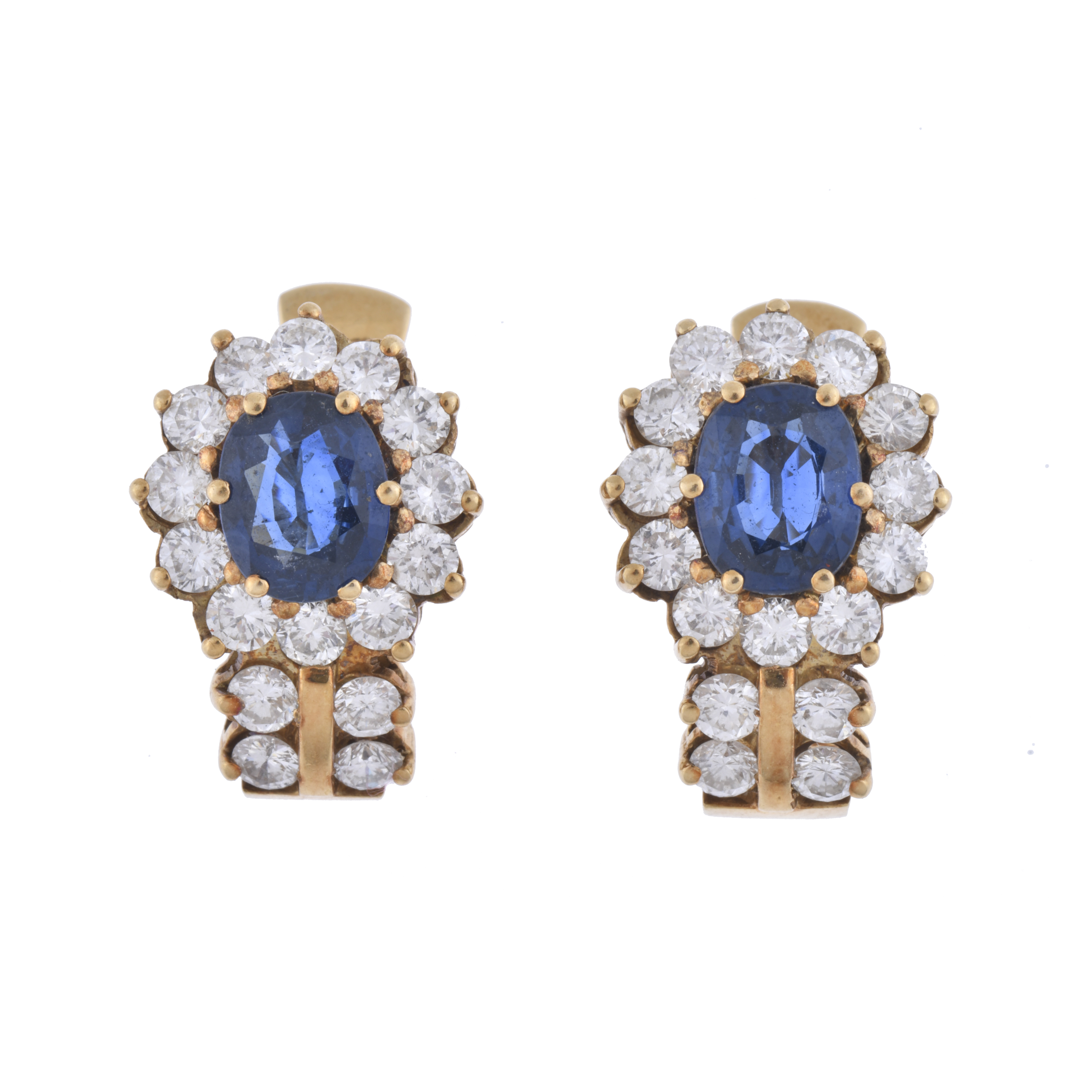 Earrings with sapphires and a diamonds rosette.