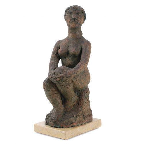 JOSEP BUSQUETS ÒDENA (VALLS, TARRAGONA, 1914-1998)"Joven sentada".Terracota