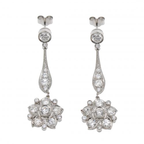 PENDIENTES LARGOS DE DIAMANTES.