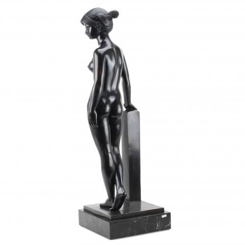 RICARD SALA I OLIVELLA (1927-2009), Una joven., Bronce.