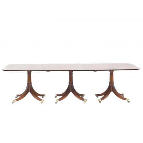 MESA DE COMEDOR EXTENSIBLE ESTILO REGENCIA, MEDIADOS SIGLO XX