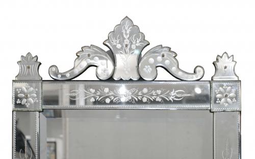 VENETIAN STYLE MIRROR, FIRST HALF OF THE 20TH CENTURY.  