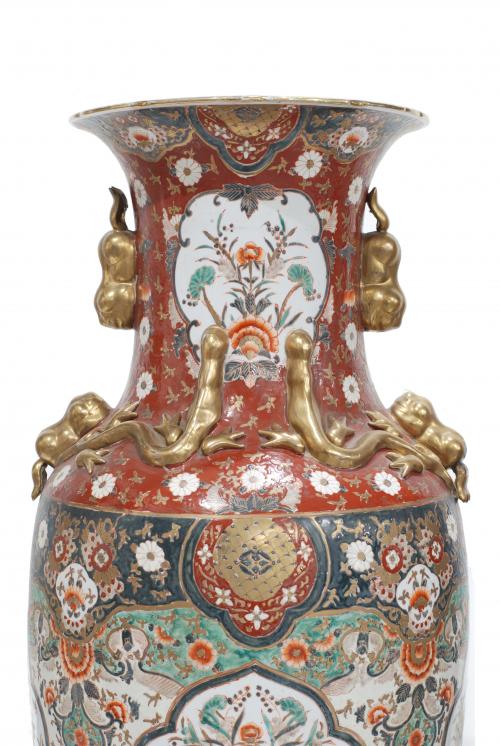 PAIR OF CHINESE PORCELAIN VASES, SECOND PART OF 20TH CENTUR