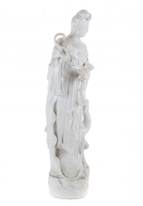 GRAND CHINESE PORCELAIN “BLANC DE CHINE” DEHUA GUANYIN, 20T