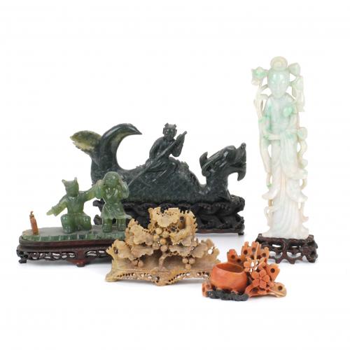 Dragon with wooden stand, lady of the court in jade, flowers, kids.23 cm H the biggest