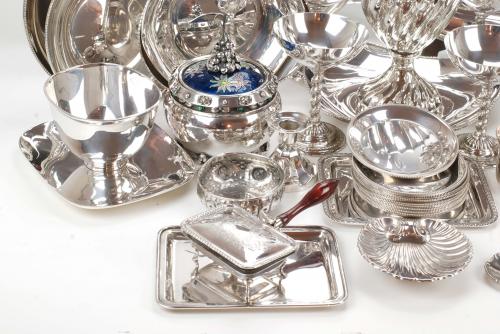 LOT OF SPANISH SILVER ITEMS, MID-TWENTIETH CENTURY. 