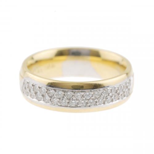 Oro con diamantes de talla brillante de un peso total aprox. de 0,48 ct.Aro de 17,5 mm.8,9 gr.