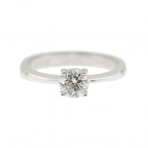 White gold with brilliant-cut diamond of approx. 0,55 ct,Ring size 16,5 mm.3,1 gr.