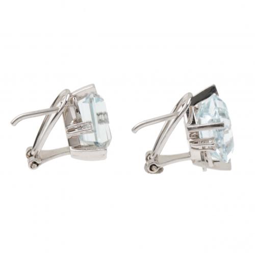 AQUAMARINE EARRINGS.