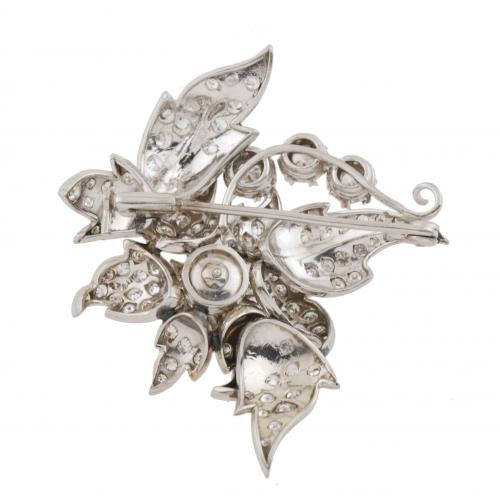 FLORAL DIAMOND BROOCH. 