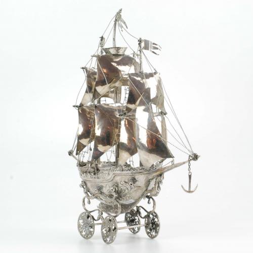 MAQUETA DE BARCO EN PLATA ESPAÑOLA.