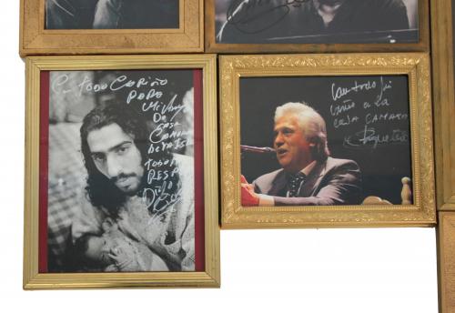 IMPRESIONES FIRMADAS Y DEDICADAS POR MAESTROS DEL FLAMENCO.