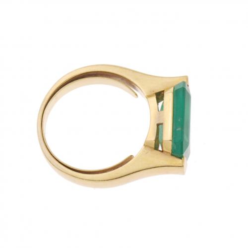 EMERALD SIGNET RING.