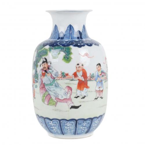 CHINESE VASE, C20th.