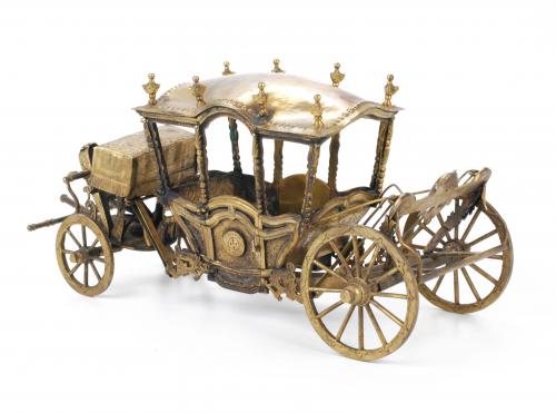 SMALL GOLD PLATED SILVER PORTUGUESE CARRIAGE, MID C20th. 