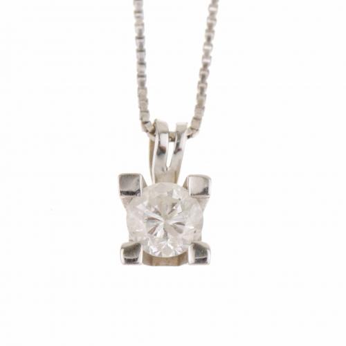 UNOAERRE. SOLITAIRE DIAMOND PENDANT WITH CHAIN.