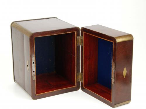 FRENCH DECANTER BOX, FIRST HALF C20th.