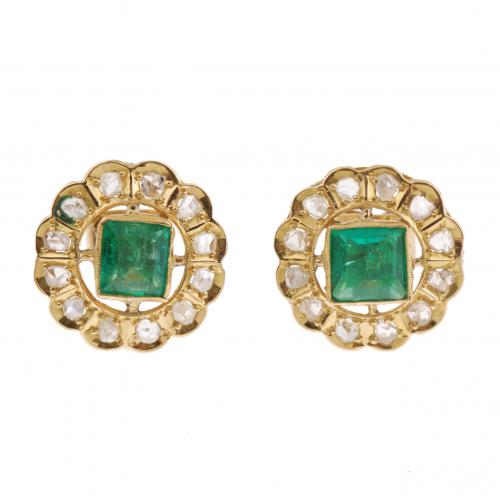 EMERALD EARRINGS.