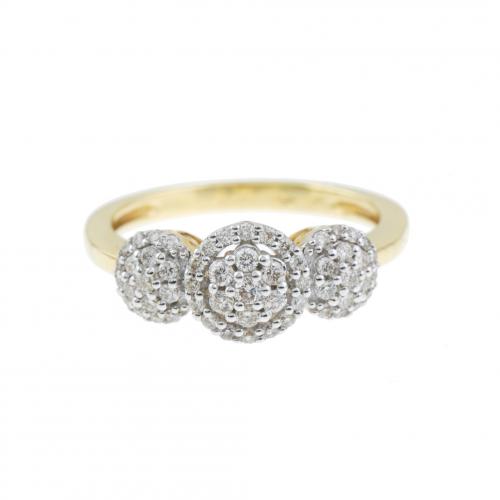 RING WITH THREE DIAMOND ROSETTES. 