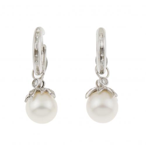 DIAMOND AND AUSTRALIAN PEARL EARRINGS.