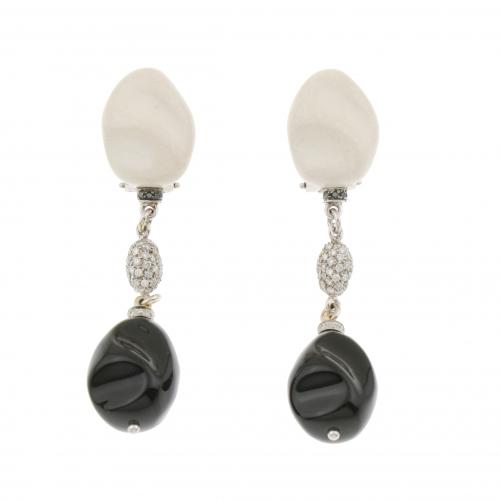 ONYX AND DIAMOND DROP EARRINGS.